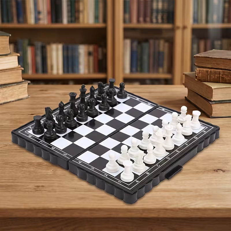 Borvat® Borvat® | Opvouwbaar schaakbord - 13 x 13cm - mini schaak bord - Schaakspel - met schaakstukken - Schaakspellen - Magnetisch - Draagbaar - Board Games Sport & Fitness