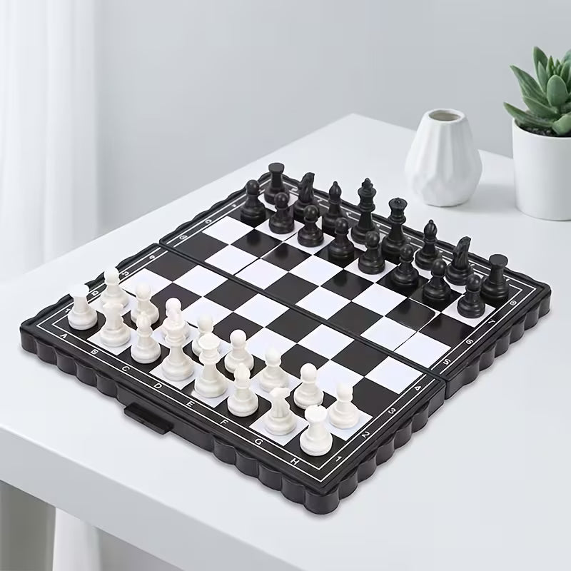 Borvat® Borvat® | Opvouwbaar schaakbord - 13 x 13cm - mini schaak bord - Schaakspel - met schaakstukken - Schaakspellen - Magnetisch - Draagbaar - Board Games Sport & Fitness