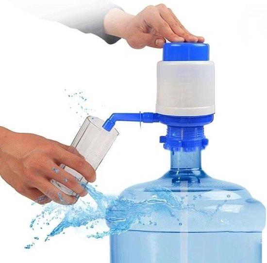 Borvat® Handmatige waterpomp – Draagbare pomp voor flessen en jerrycans – Zonder stroom – Ideaal voor camping en reizen- Compact, verstelbaar -