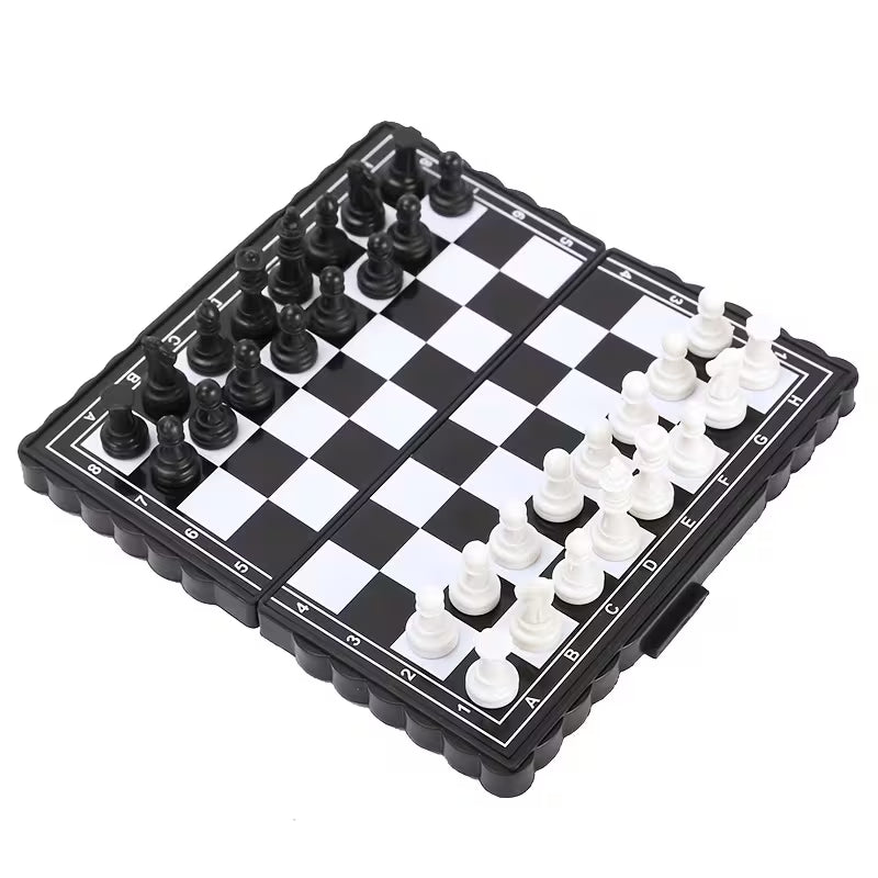 Borvat® Borvat® | Opvouwbaar schaakbord - 13 x 13cm - mini schaak bord - Schaakspel - met schaakstukken - Schaakspellen - Magnetisch - Draagbaar - Board Games Sport & Fitness